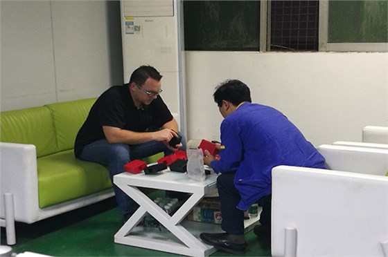 塑膠模具制造廠&mdash;&mdash;用心定制每一款藍(lán)牙耳機(jī)模具