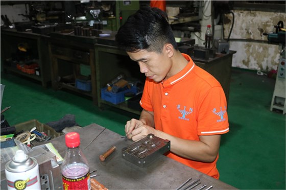 博騰納注塑模具廠&mdash;&mdash;13年定制經(jīng)驗，更對味您的需求