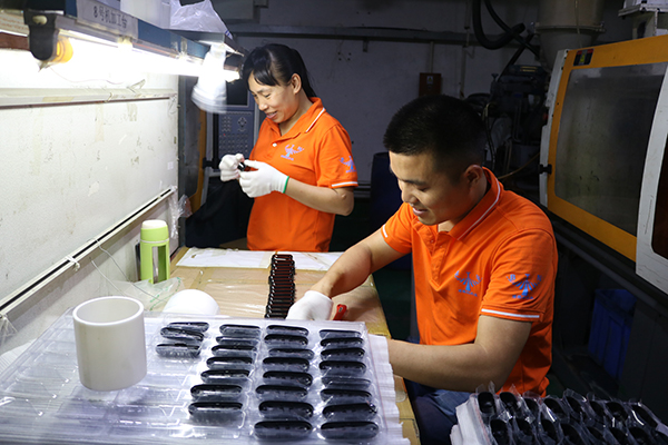 博騰納藍(lán)牙耳機(jī)模具廠&mdash;&mdash;高光產(chǎn)品包裝有「3防」