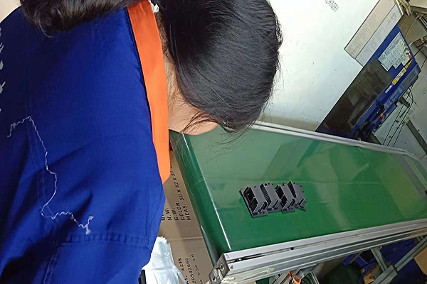 塑膠模具知識(shí)&mdash;&mdash;冷除了加衣服，還要注意「加強(qiáng)筋」