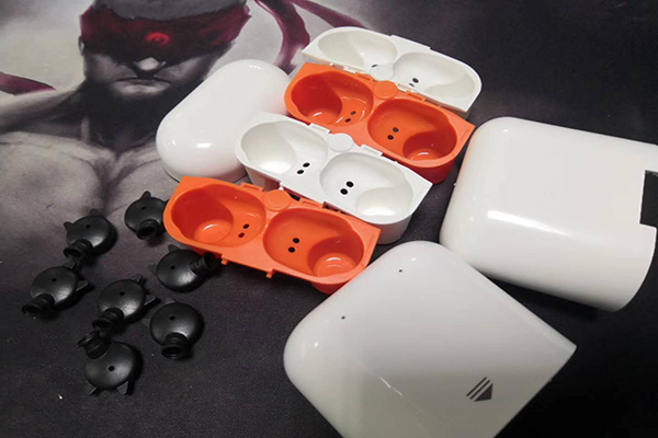 定制高端藍(lán)牙耳機(jī)外殼&mdash;&mdash;來(lái)博騰納注塑模具廠