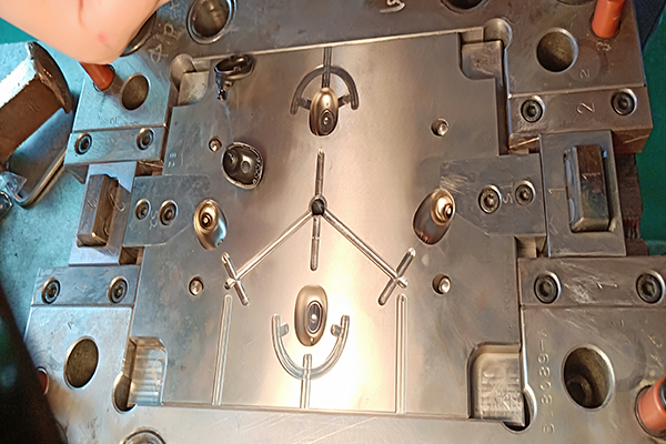 塑膠模具制造廠&mdash;&mdash;博騰納給您高品質模具