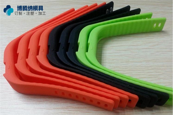 深圳博騰納塑膠模具廠&mdash;&mdash;專注13年智能手環(huán)私模定制服務
