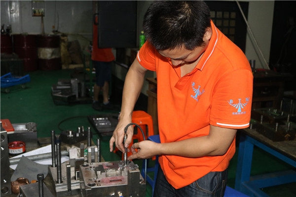 深圳博騰納塑膠模具廠&mdash;&mdash;12道質(zhì)檢工序，品質(zhì)有保障